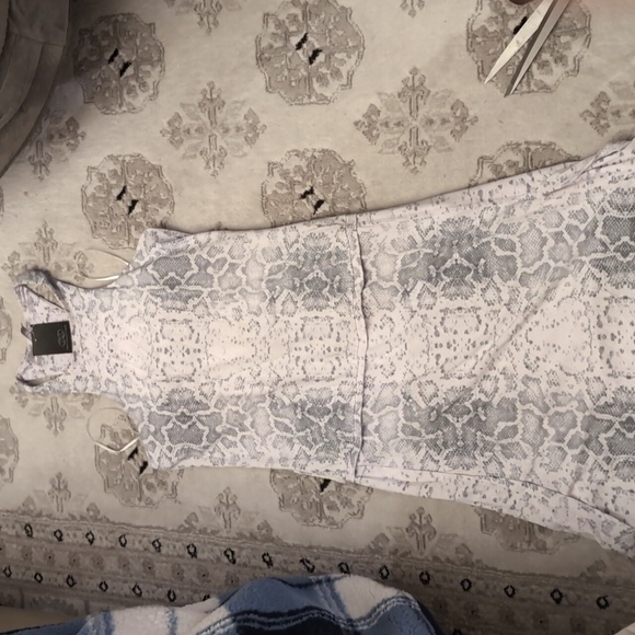 XS: Tart Collection Ladies dress.  White and grey snake pattern dress. - Picture 6 of 6